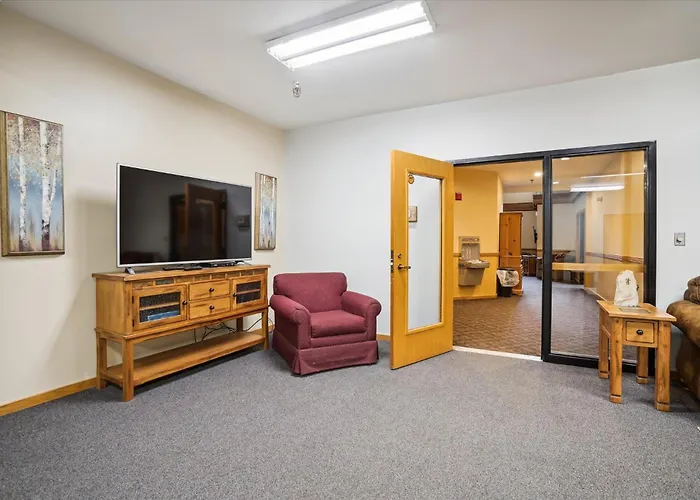 Amazing View, Location, Ski Back Trails, Sports Center, Pool Highridge B4 Highridge
