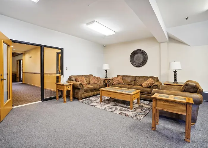 Amazing View, Location, Ski Back Trails, Sports Center, Pool Highridge B4 Highridge