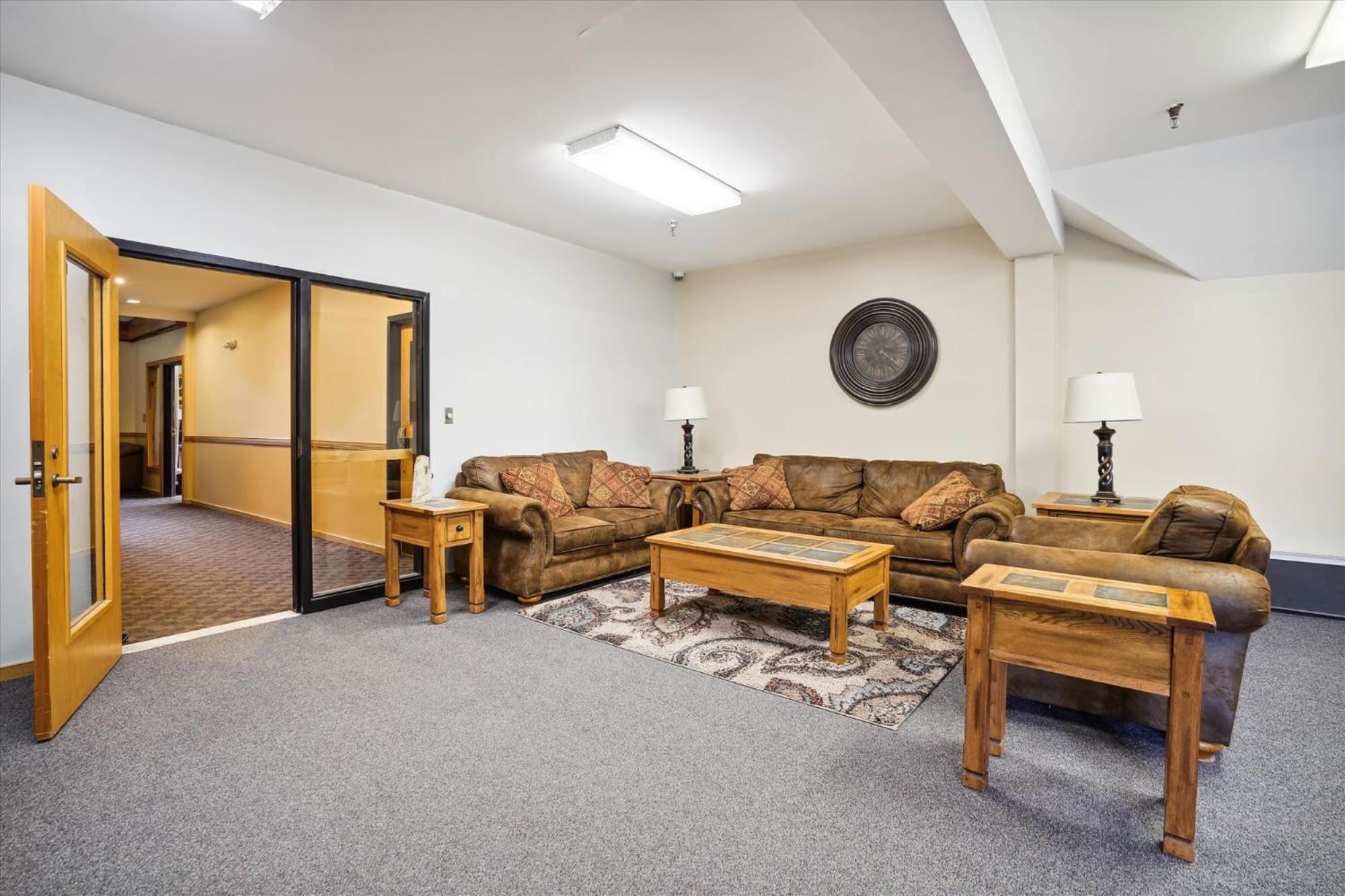 Amazing View, Location, Back Trails, Sports Center, Pool Highridge B4 Highridge Holiday home