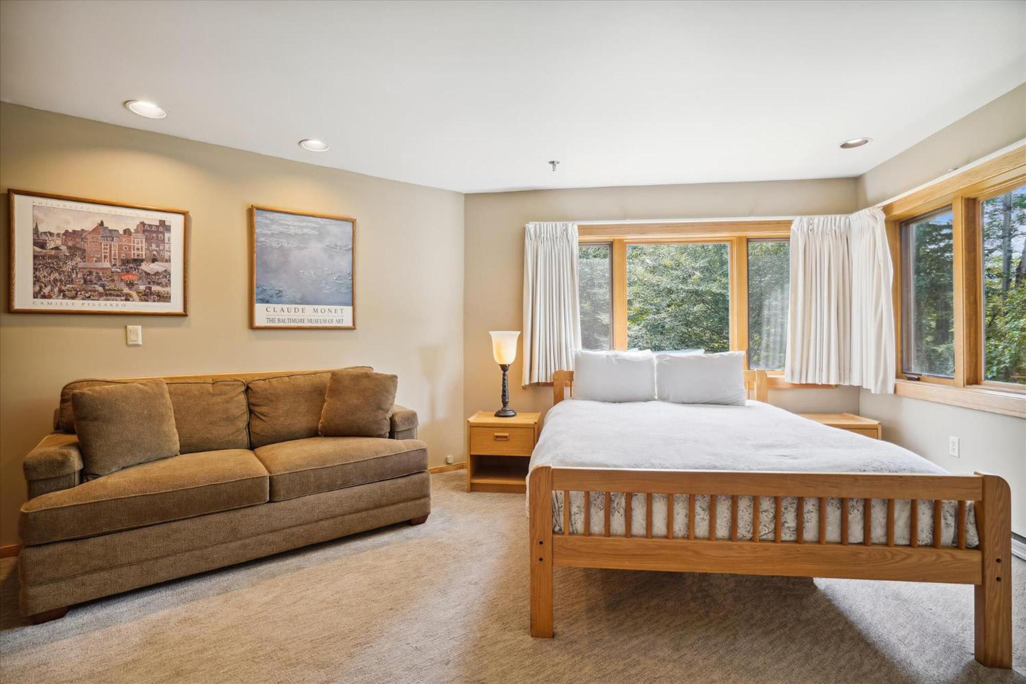 Amazing View, Location, Back Trails, Sports Center, Pool Highridge B4 Highridge Holiday home *